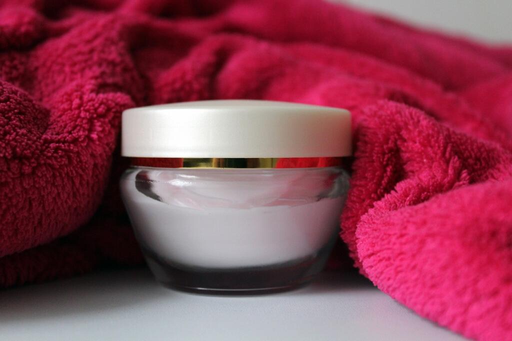 Como rejuvenescer a pele após a menopausa - Passo 4: Hidratação Profunda