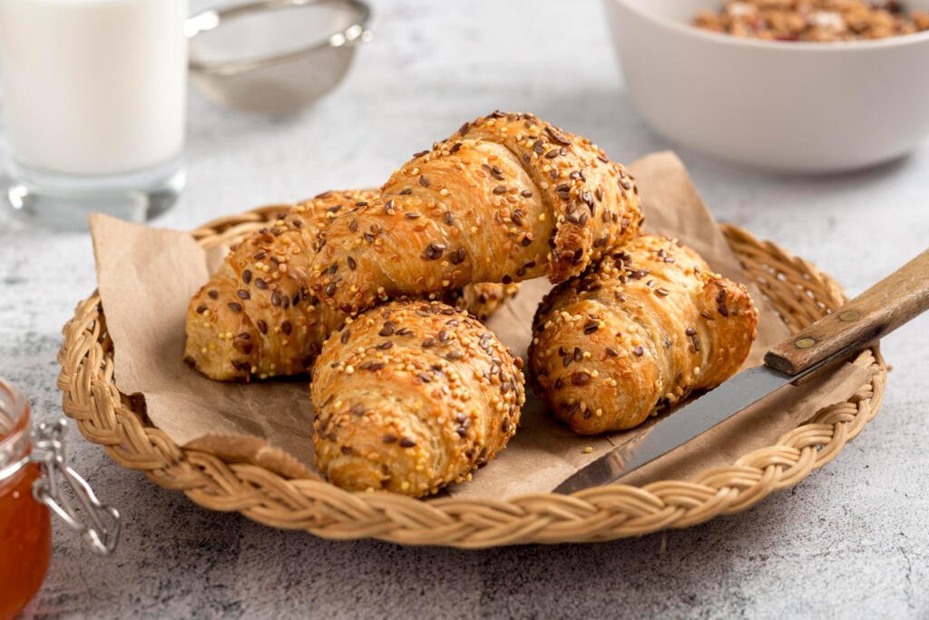 Uma receita de pão low carb super fácil para você não se privar do sabor.