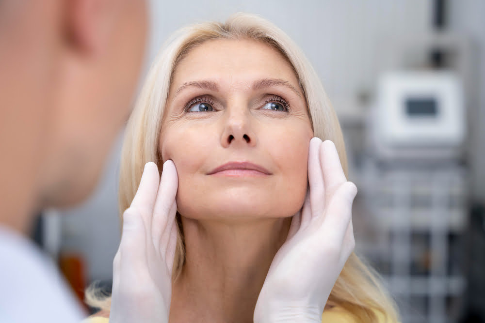 Conheça alguns avanços da ciência que garantem novos caminhos para rejuvenescer a pele em 2024.